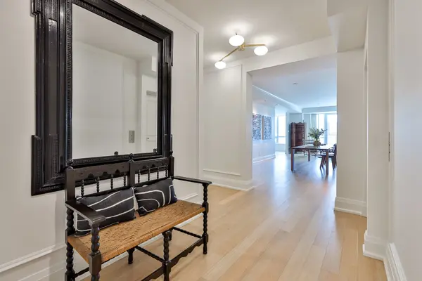 25 Scrivener SQ #909, Toronto C09, ON M4W 3Y6