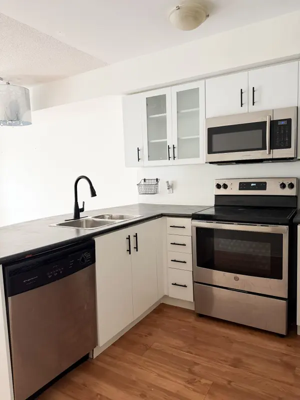 42 Western Battery RD #734, Toronto C01, ON M5K 3P1