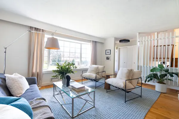 30 Fairhill CRES, Toronto C13, ON M3A 1N6