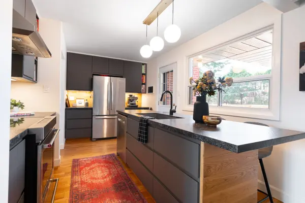 30 Fairhill CRES, Toronto C13, ON M3A 1N6