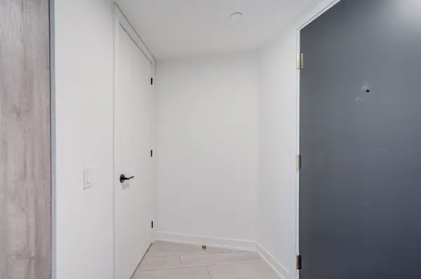 5 Lakeview AVE #503, Toronto C01, ON M6J 0H3