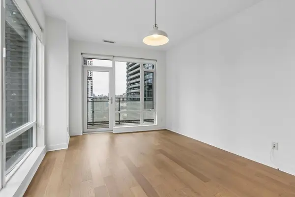 21 Widmer ST #2202, Toronto C01, ON M5V 0B8