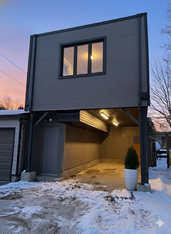 67 Wayland AVE #Rear, Toronto E02, ON M4E 3C8