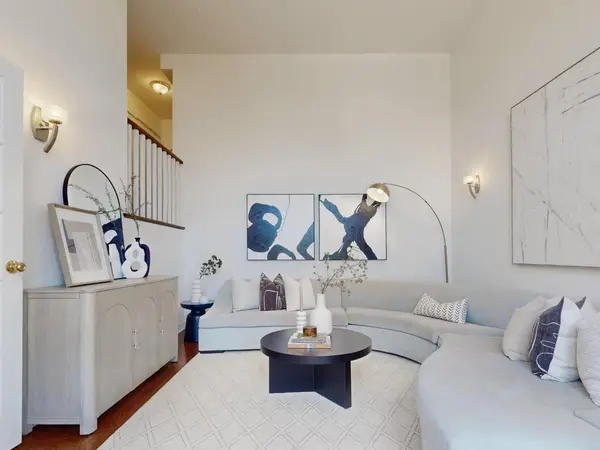 1021 Craven RD, Toronto E01, ON M4J 4V7