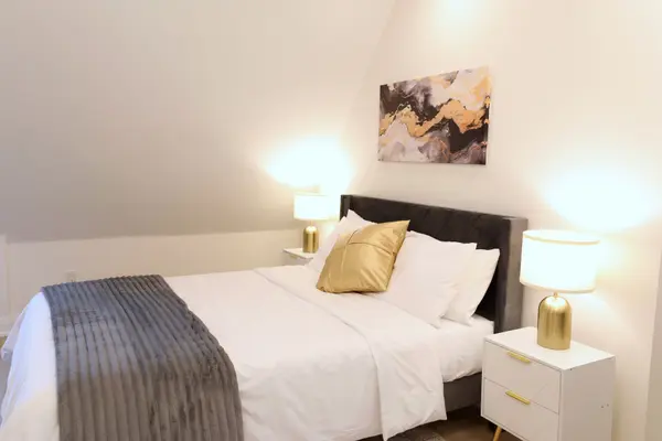 36 Tennis CRES, Toronto E01, ON M4K 1J3