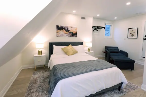 36 Tennis CRES, Toronto E01, ON M4K 1J3