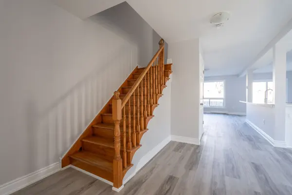 9 Birchfield DR, Clarington, ON L1E 1Y2