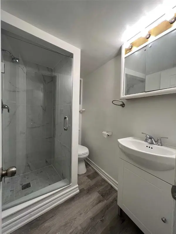 720 Coxwell AVE #Lower F, Toronto E03, ON M4C 3C2