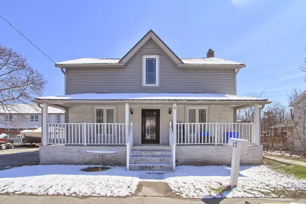 17 Royal ST #Upper, Oshawa, ON L1H 2T5