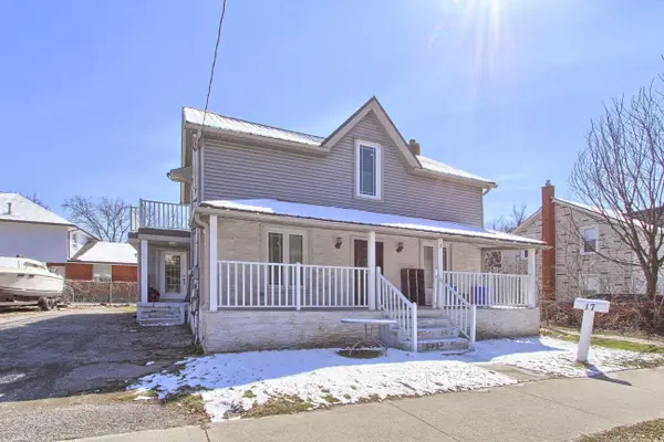 17 Royal ST #Upper, Oshawa, ON L1H 2T5