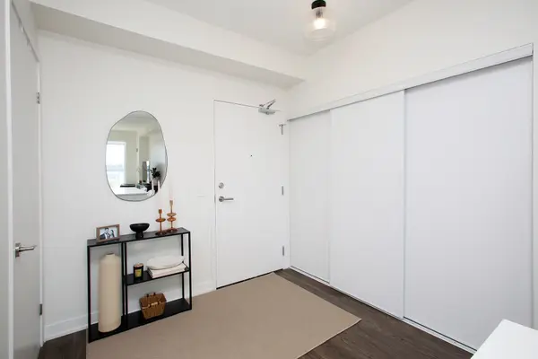 6 David Eyer RD #513, Richmond Hill, ON L4S 0N5