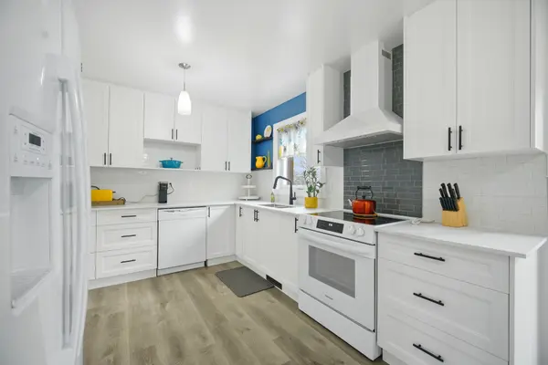 56 Princess DR, Adjala-tosorontio, ON L0M 1M0