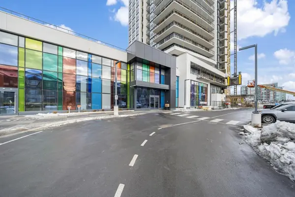 12 Gandhi LN #815, Markham, ON L3T 0G8