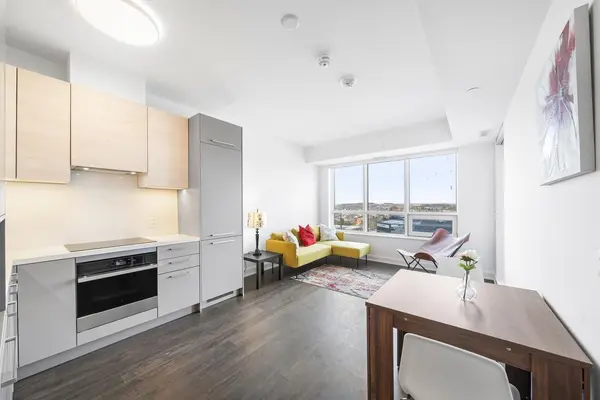 12 Gandhi LN #815, Markham, ON L3T 0G8