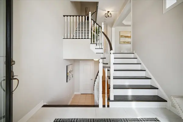 38 Carriage House CT, Richmond Hill, ON L4E 4V3