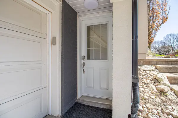 96 Southdale DR #Lower, Markham, ON L3P 1K2