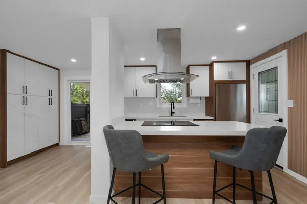 15 Cherrywood LN, Innisfil, ON L9S 1M9