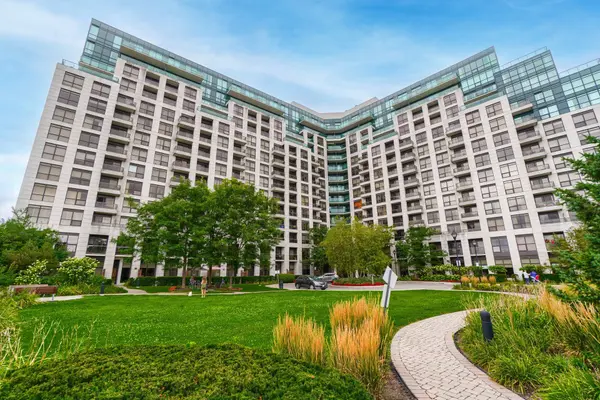 18 Harding BLVD #211, Richmond Hill, ON L4C 0T3