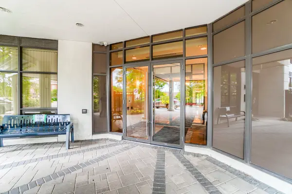 18 Harding BLVD #211, Richmond Hill, ON L4C 0T3