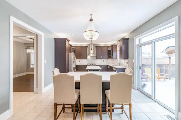 27 Marks RD, Springwater, ON L9X 0S5