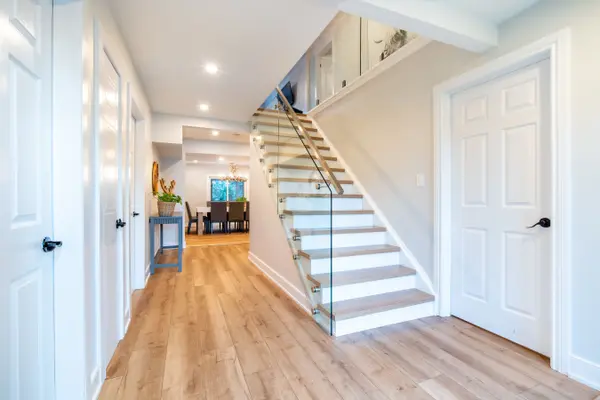 734 Mountain RD, Collingwood, ON L9Y 5G1