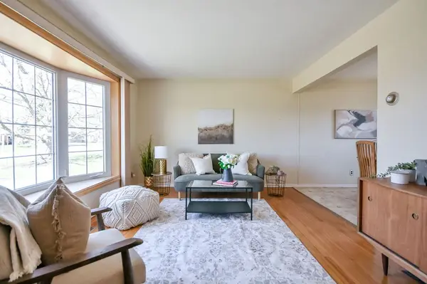 323 Collins DR, Orillia, ON L3V 1E5