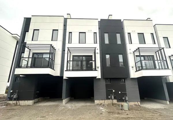 15 Mariner`s Pier WAY, Orillia, ON L3V 8P4