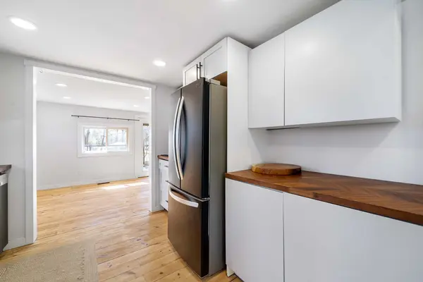 160 Duckworth ST, Barrie, ON L4M 3W4