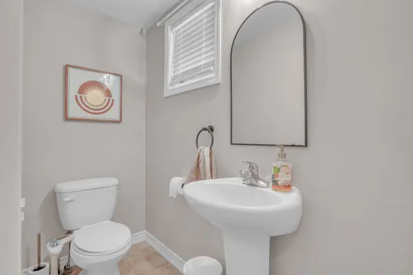 141 Sydenham Wells N/A #8, Barrie, ON L4M 0H3