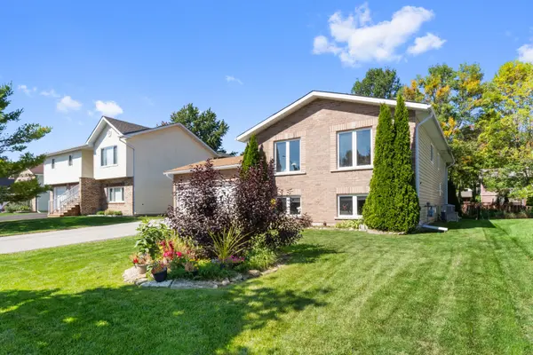 60 Donlands CT, Severn, ON L0K 1E0