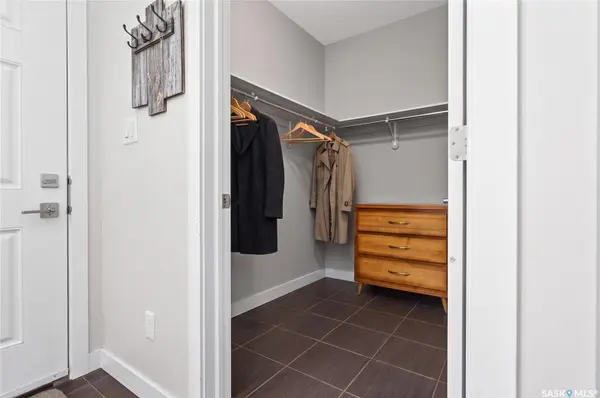 24 Hodges CRESCENT, Moose Jaw, SK S6J 0B1