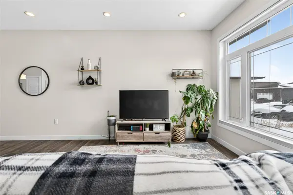 24 Hodges CRESCENT, Moose Jaw, SK S6J 0B1