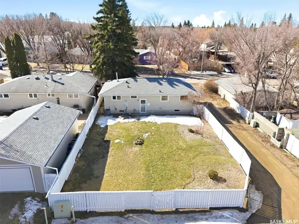 1 Sparling CRESCENT, Saskatoon, SK S7H 3M1