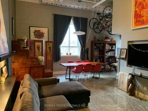 347 Sorauren AVE #212, Toronto W01, ON M6R 2G5