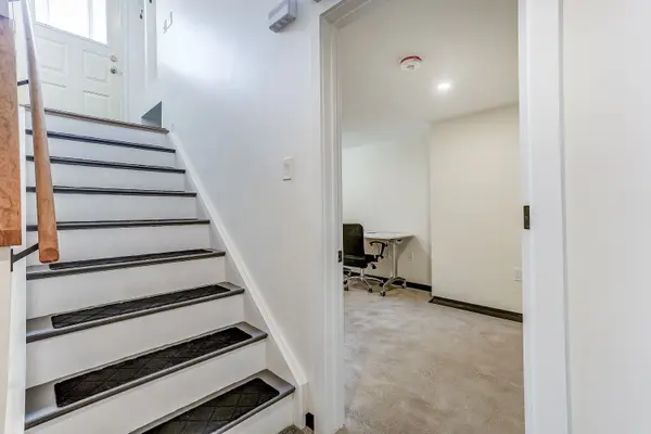 9 Cashman CRES #BSMT, Toronto W03, ON M6N 4M6