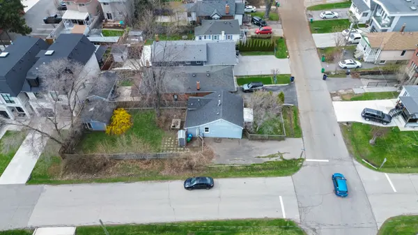 1062 West AVE, Mississauga, ON L5E 1W2