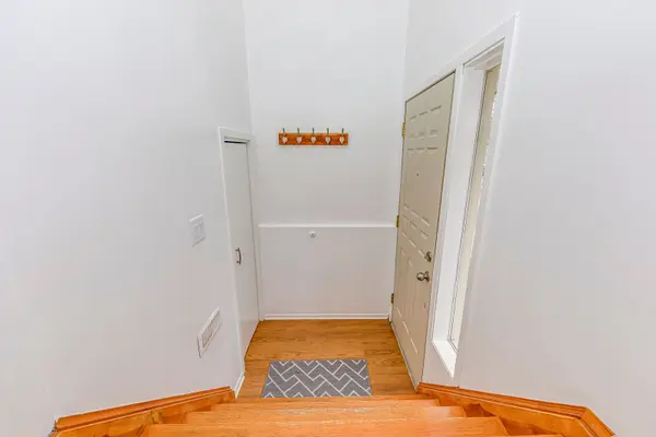 6411 Chaumont CRES, Mississauga, ON L5N 2M7