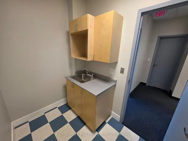 2250 Bovaird DR E #212, Brampton, ON L6R 0W3