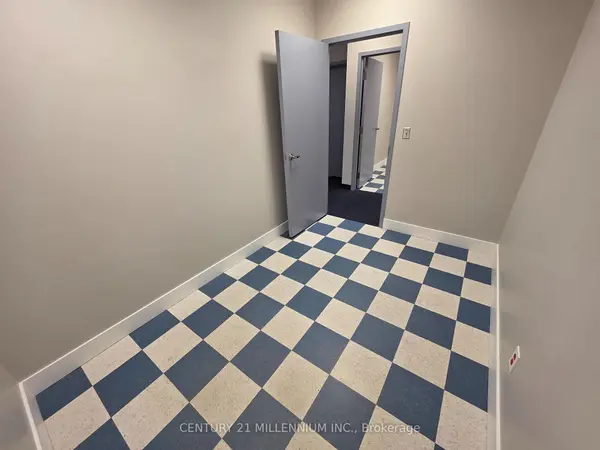 2250 Bovaird DR E #212, Brampton, ON L6R 0W3