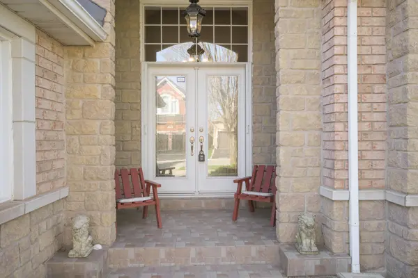 2428 Salcome DR, Oakville, ON L6H 7N5