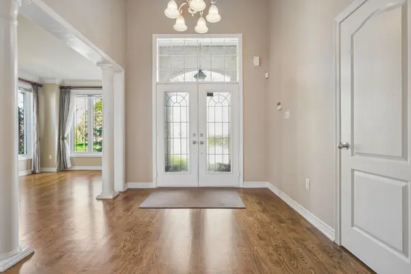 2428 Salcome DR, Oakville, ON L6H 7N5