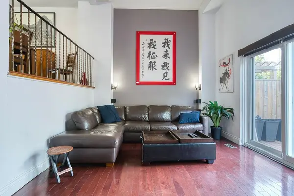 92 Twenty Ninth ST #3, Toronto W06, ON M8W 3B2