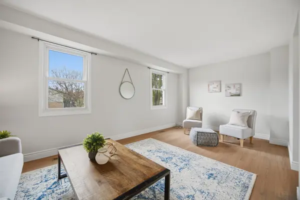 7340 Copenhagen RD #10, Mississauga, ON L5N 2S5