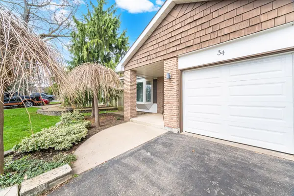 34 Lorraine CRES, Brampton, ON L6S 2R7