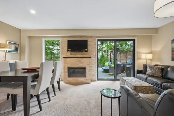 1078 Montgomery DR, Oakville, ON L6M 1G1