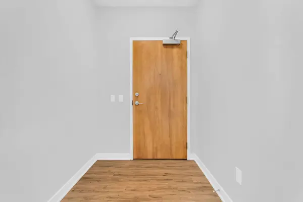 340 Plains RD E #302, Burlington, ON L7T 0C2