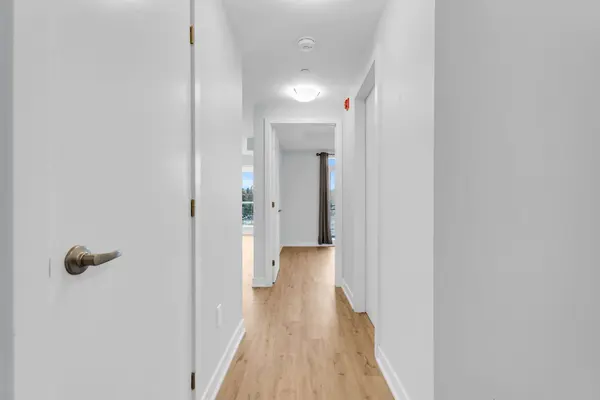 340 Plains RD E #302, Burlington, ON L7T 0C2