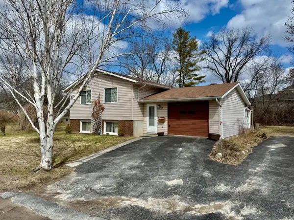 3 Champlain ST, Centre Hastings, ON K0K 2K0