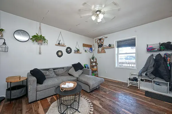 150-152 GORE ST E, Perth, ON K7H 1J7