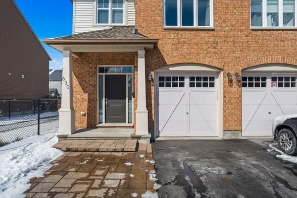 630 Moorpark AVE, Kanata, ON K2M 0H8